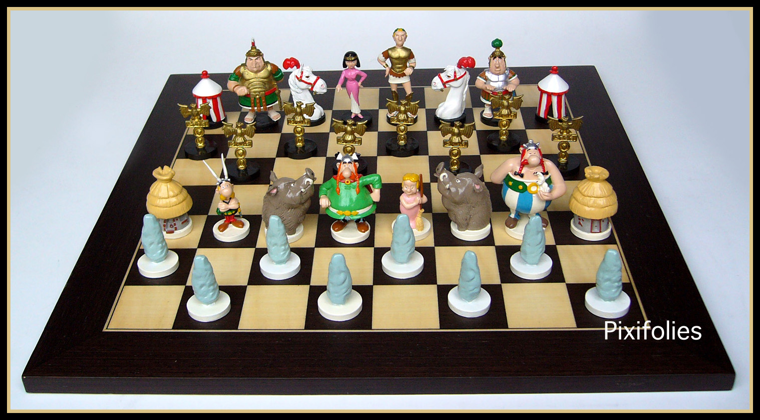 Pixi UDERZO : Astérix / Jeux d'Echecs Large Asterix Chess Set (signed)