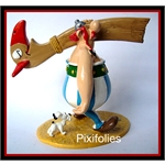 Pixi UDERZO : Astérix Obélix portant la Figure de Proue du Navire des Pirates Pixi UDERZO : Astérix Obélix portant la Figure de Proue du Navire des Pirates