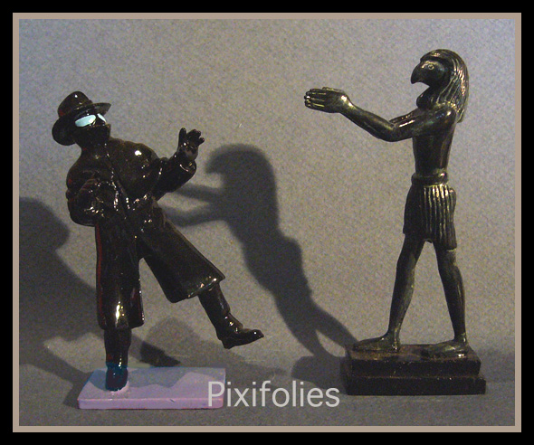 Pixi E.P.JACOBS : Blake & Mortimer N°3 Olrik surpris par l' Horus hiéracéphale ( La Marque Jaune )