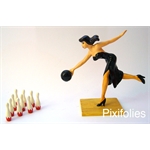 La Pin'up jouant au bowling La Pin'up jouant au bowling