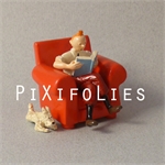 " L'OREILLE CASSEE " Tintin dans le Fauteuil avec Milou " L'OREILLE CASSEE " Tintin dans le Fauteuil avec Milou