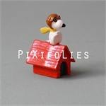 Pixi MINI : Héros de BD Snoopy sur sa niche